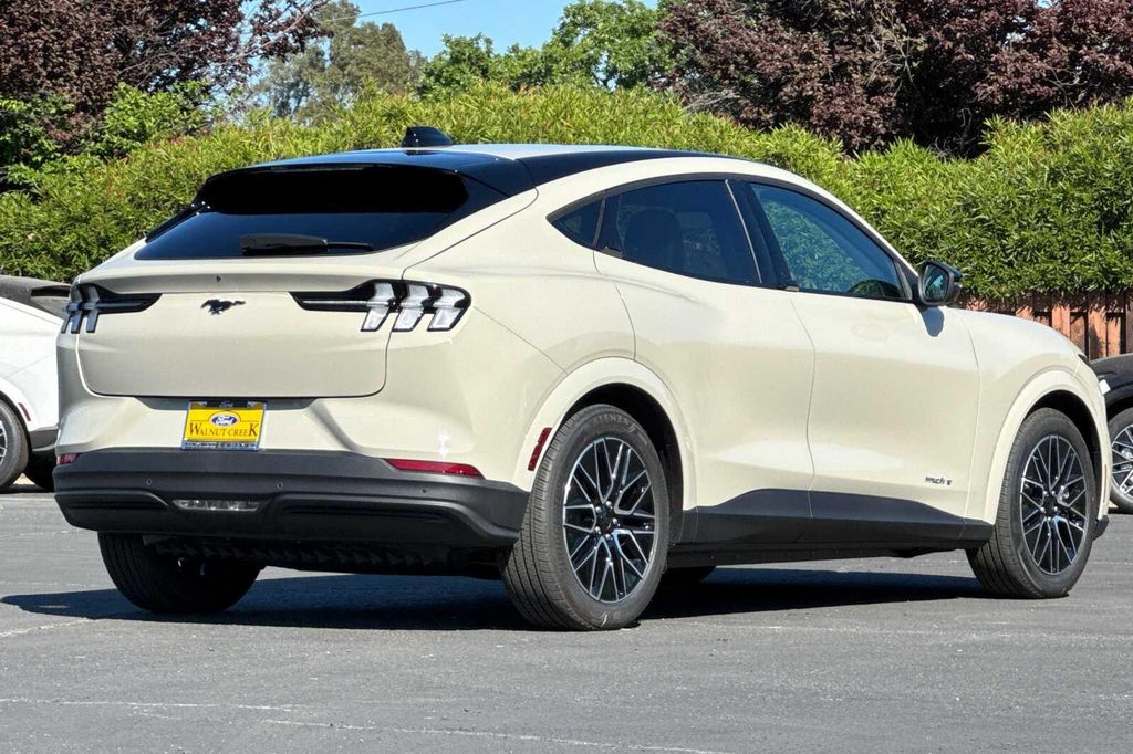 2026 FORD MUSTANG MACH-E PREMIUM photo 4