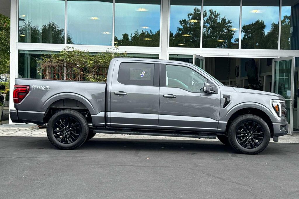 2026 FORD F-150 LARIAT 照片 3