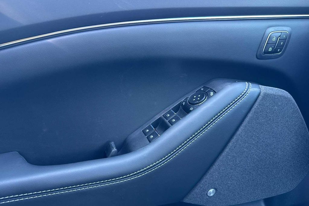 2026 FORD MUSTANG MACH-E PREMIUM — фото 8