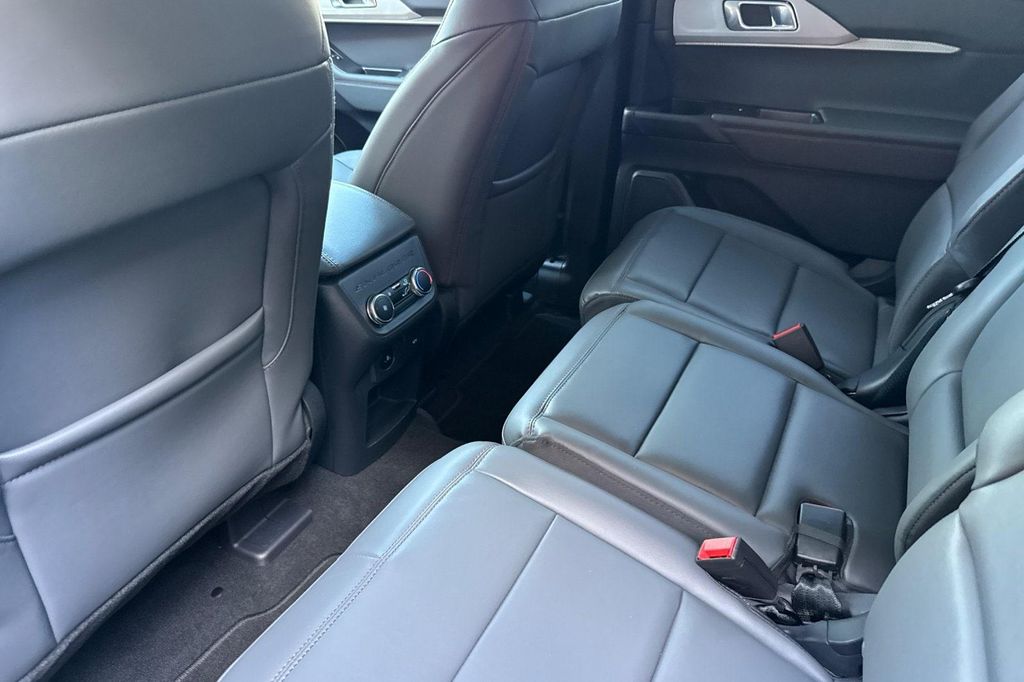 صورة 9 لـ 2026 FORD EXPLORER ACTIVE