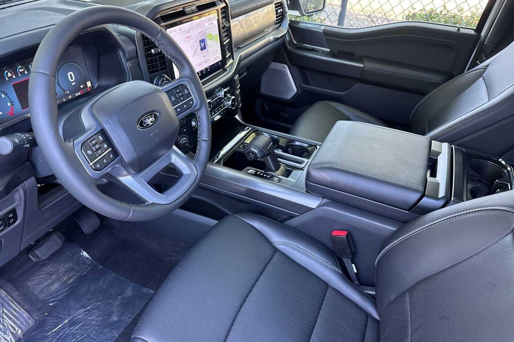 2026 FORD F-150 LARIAT photo 7