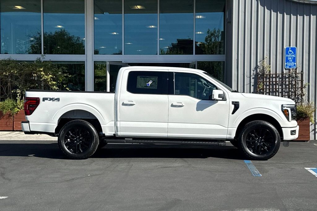 2026 FORD F-150 LARIAT photo 3