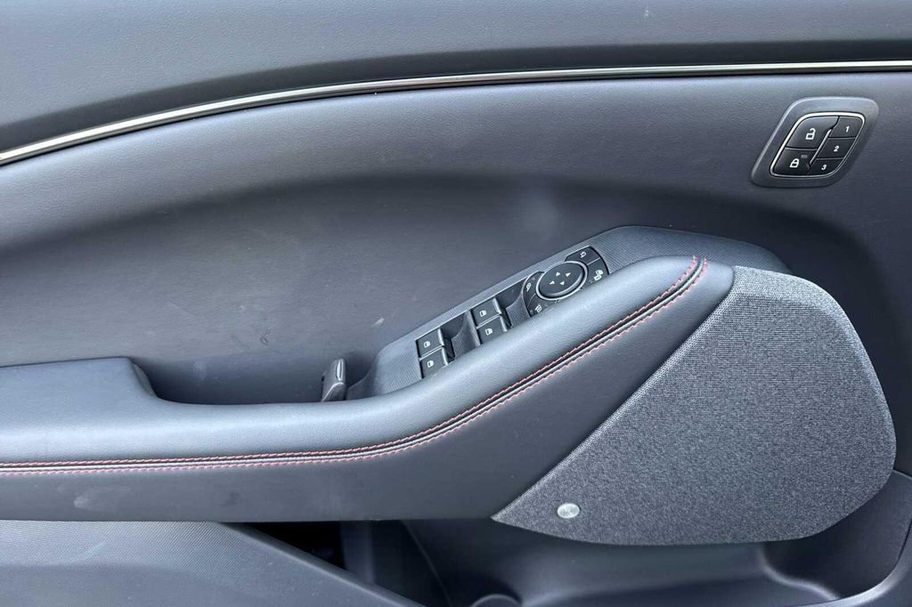 2026 FORD MUSTANG MACH-E PREMIUM 照片 8