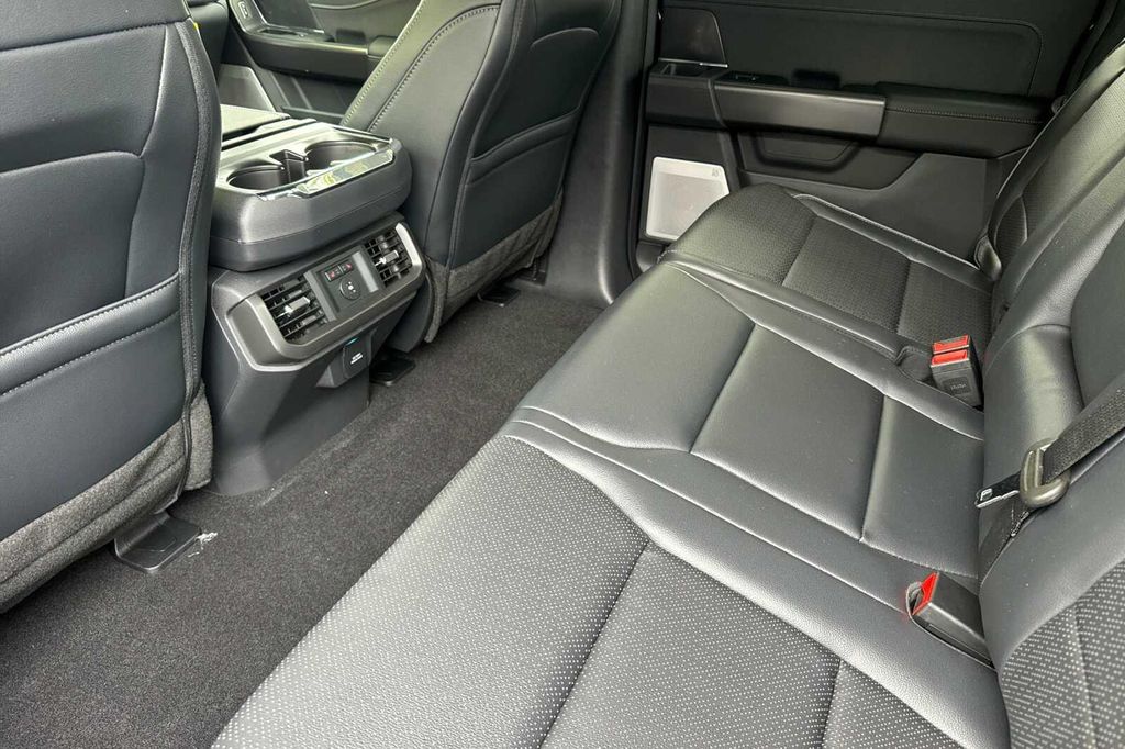 2026 FORD F-150 LARIAT — фото 9