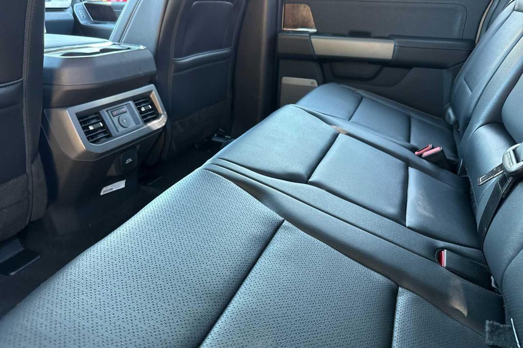 2026 FORD F-250 LARIAT — фото 9