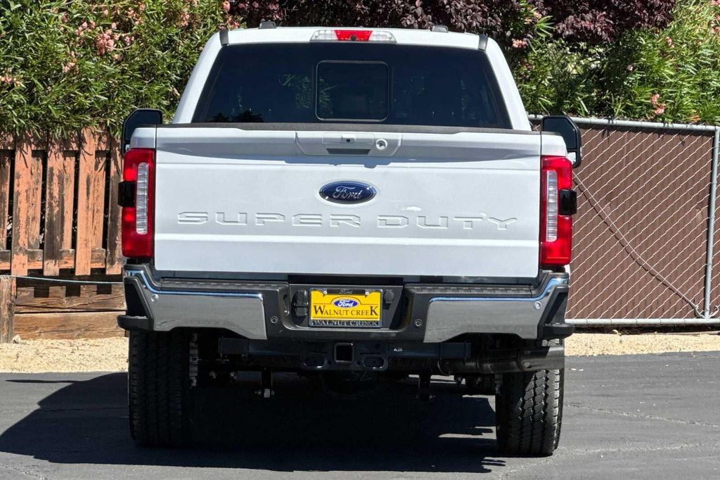 2026 FORD F-250 LARIAT — фото 5