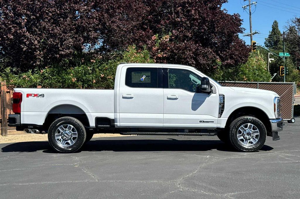2026 FORD F-250 LARIAT — фото 3