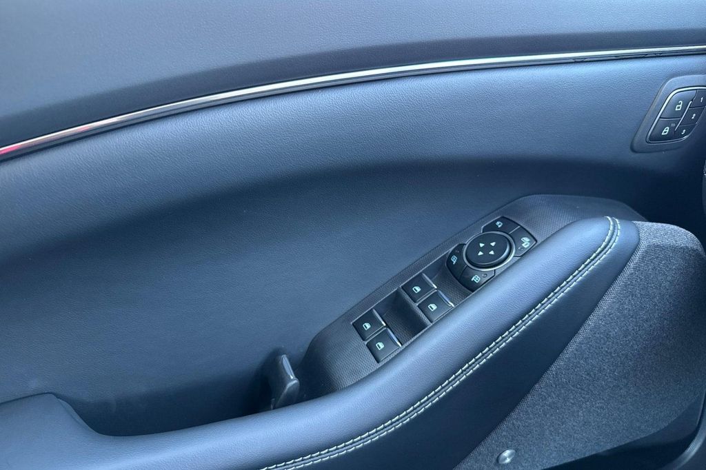 2026 FORD MUSTANG MACH-E PREMIUM — фото 8