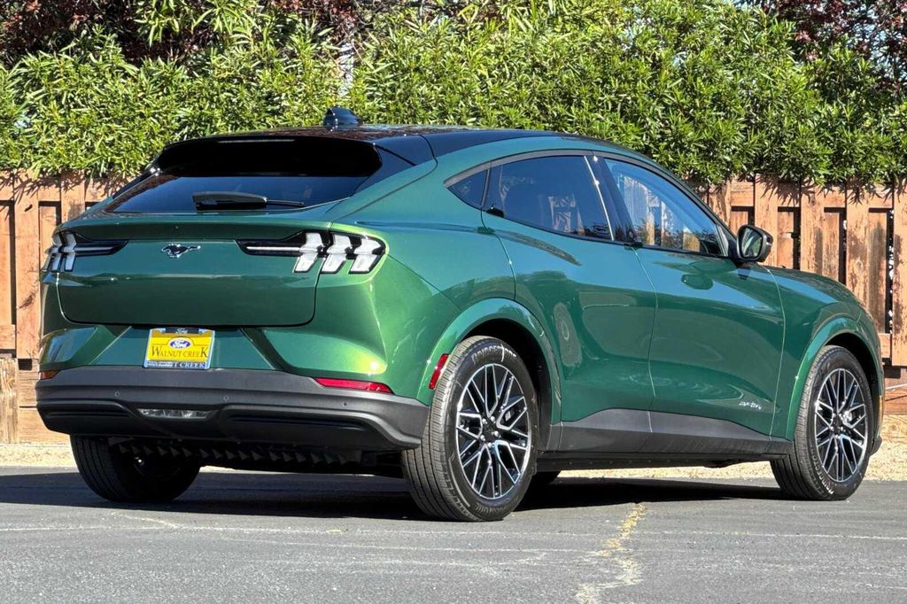 2026 FORD MUSTANG MACH-E PREMIUM — фото 4