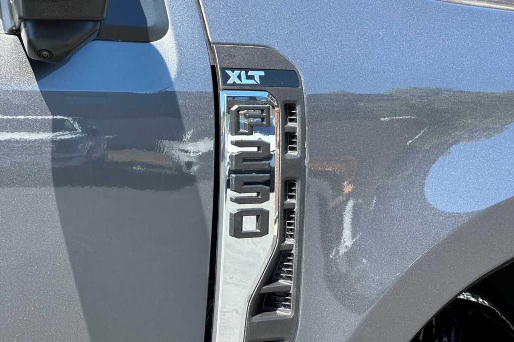 صورة مصغرة 23 لـ 2026 FORD F-250 XLT