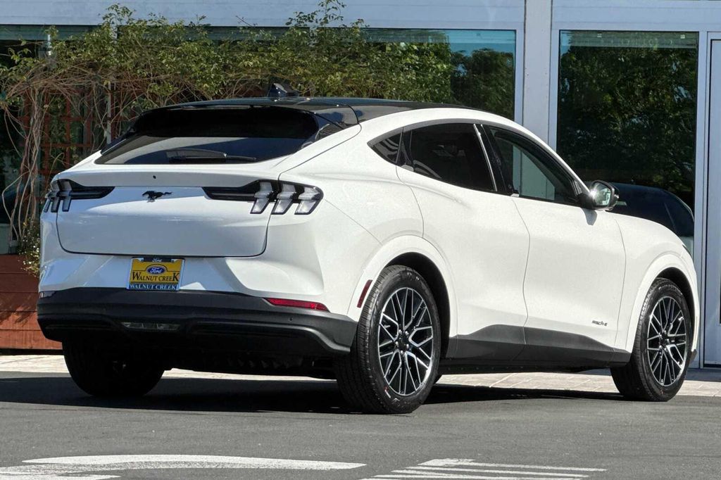2026 FORD MUSTANG MACH-E PREMIUM — фото 4