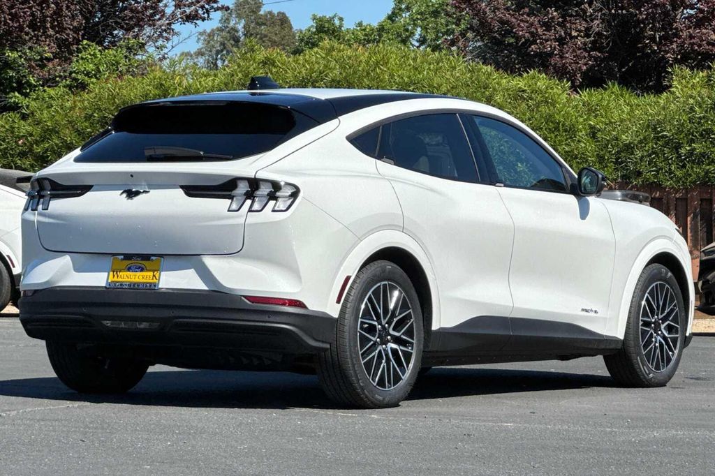 2026 FORD MUSTANG MACH-E PREMIUM — фото 4
