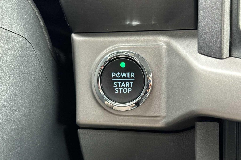 2023 FORD F-150 LIGHTNING XLT — миниатюра 22