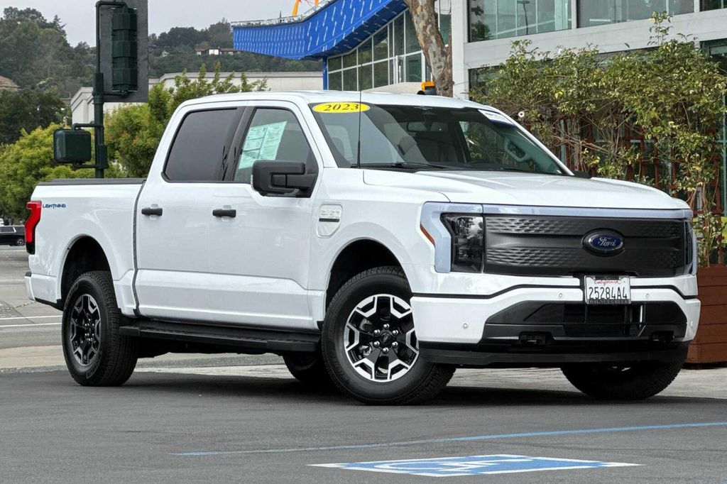 2023 FORD F-150 LIGHTNING XLT — миниатюра 2