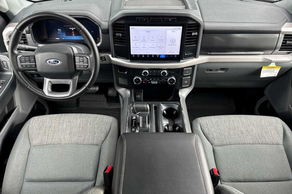 2023 FORD F-150 LIGHTNING XLT — миниатюра 13
