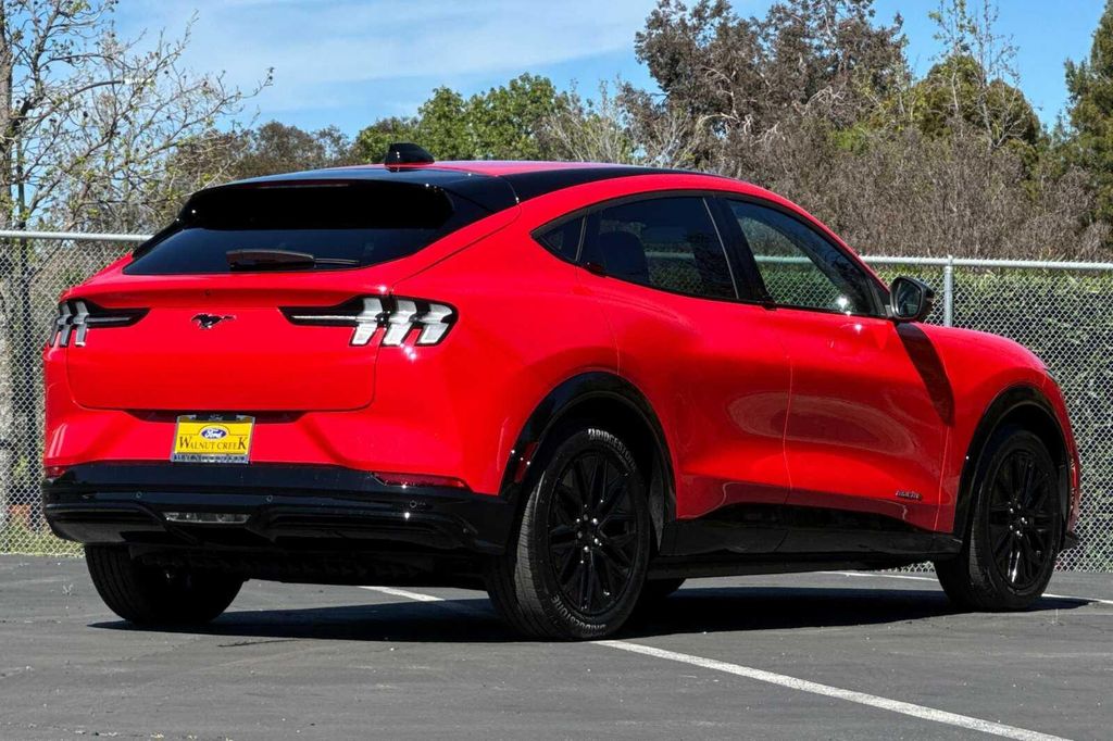 2026 FORD MUSTANG MACH-E PREMIUM — фото 4