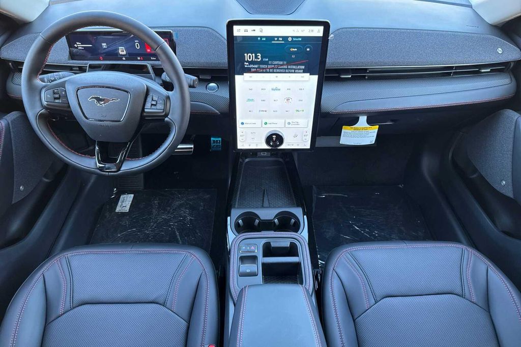 2026 FORD MUSTANG MACH-E PREMIUM — фото 10