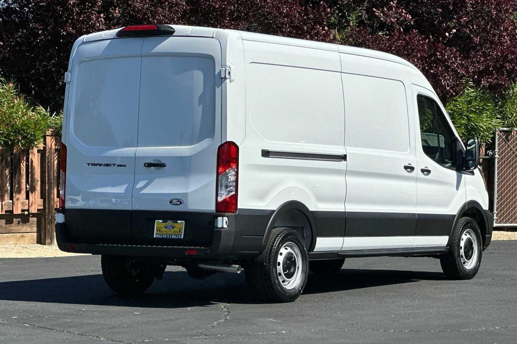 2026 FORD TRANSIT-250 BASE — фото 4