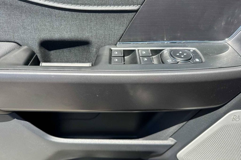 2026 FORD F-150 LARIAT thumbnail 8