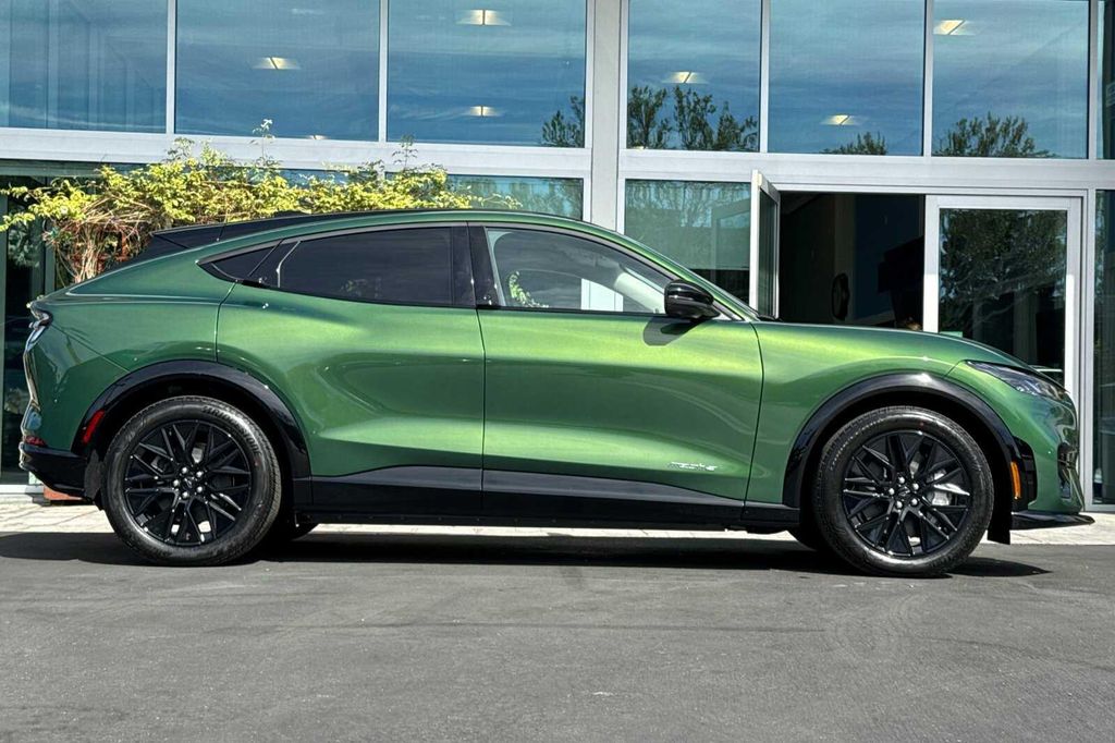 صورة 3 لـ 2026 FORD MUSTANG MACH-E PREMIUM
