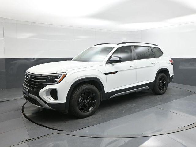 New 2025 Volkswagen Atlas 2.0T Peak Edition