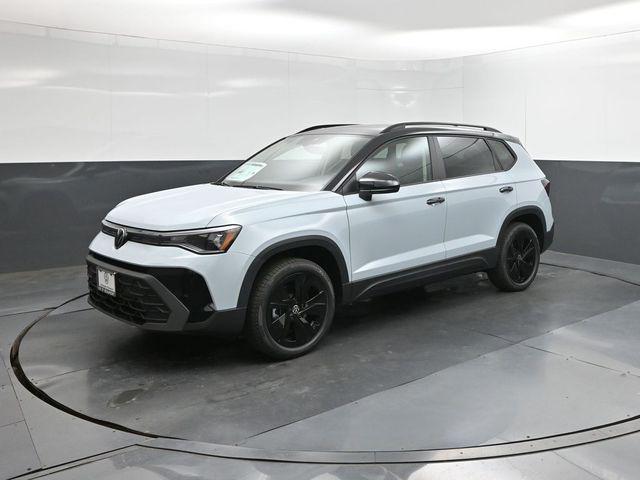 New 2026 Volkswagen Taos SE Black
