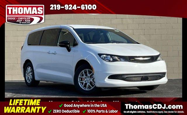 New 2026 Chrysler Pacifica Select