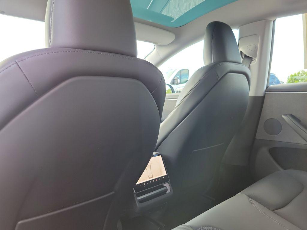TESLA MODEL 3 BASE - 10