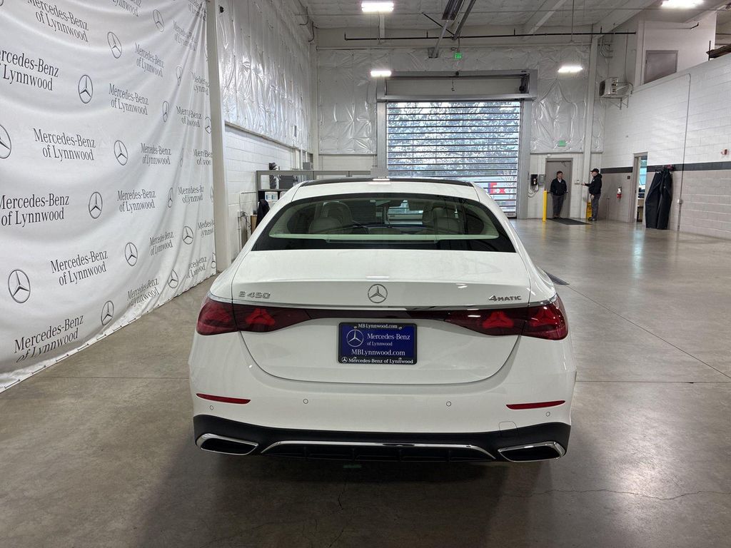 MERCEDES-BENZ E-CLASS - 5