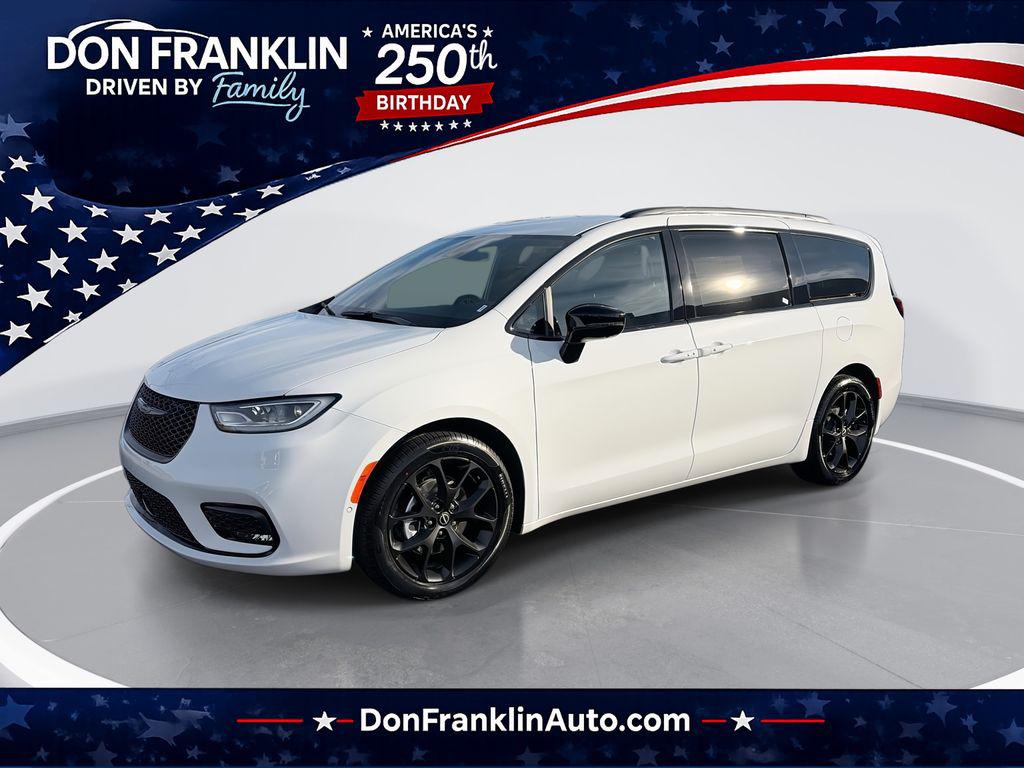 New 2026 Chrysler Pacifica L