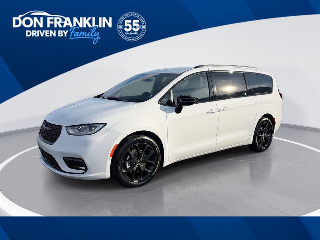 New 2026 Chrysler Pacifica L