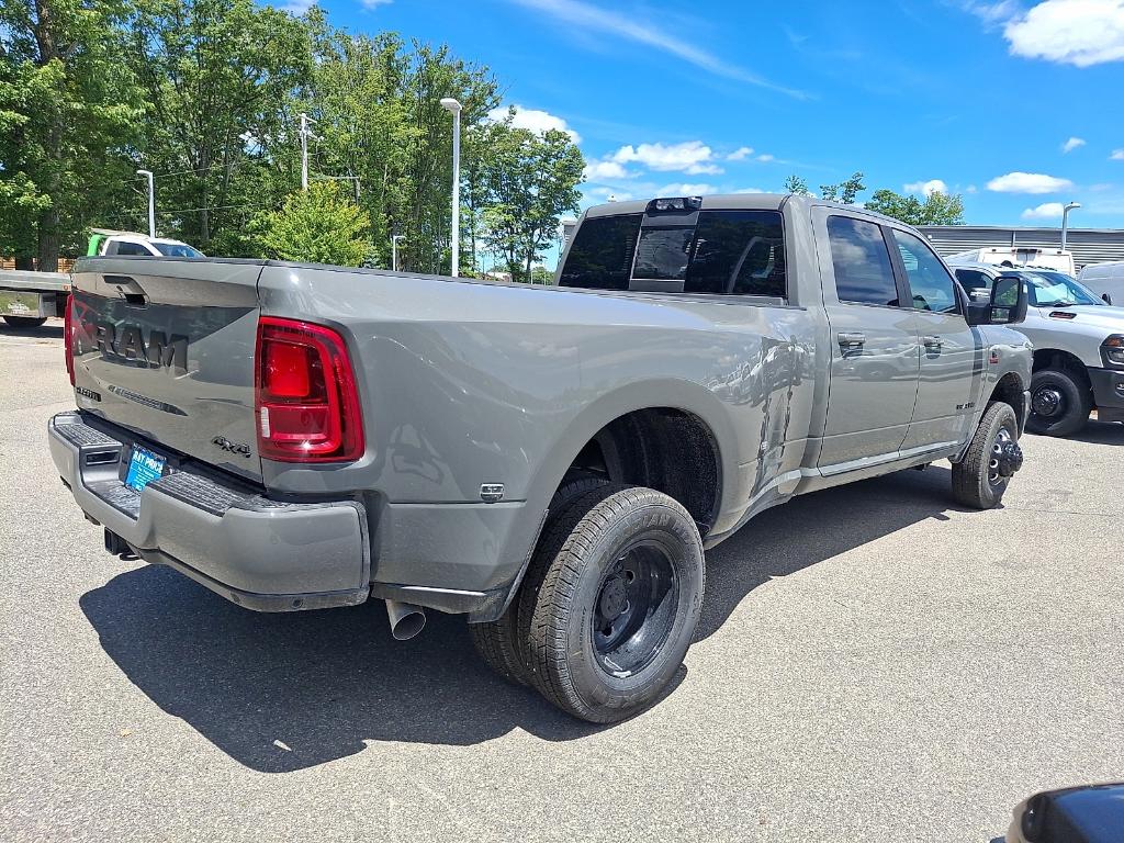 صورة 4 لـ 2026 RAM 3500 LARAMIE