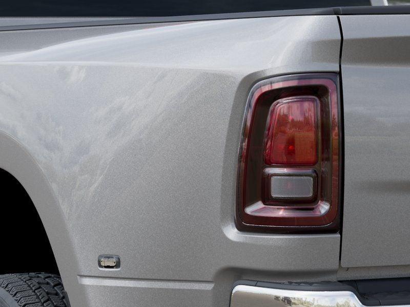 2026 RAM 3500 TRADESMAN CREW CAB 4X4 8' BOX — фото 9