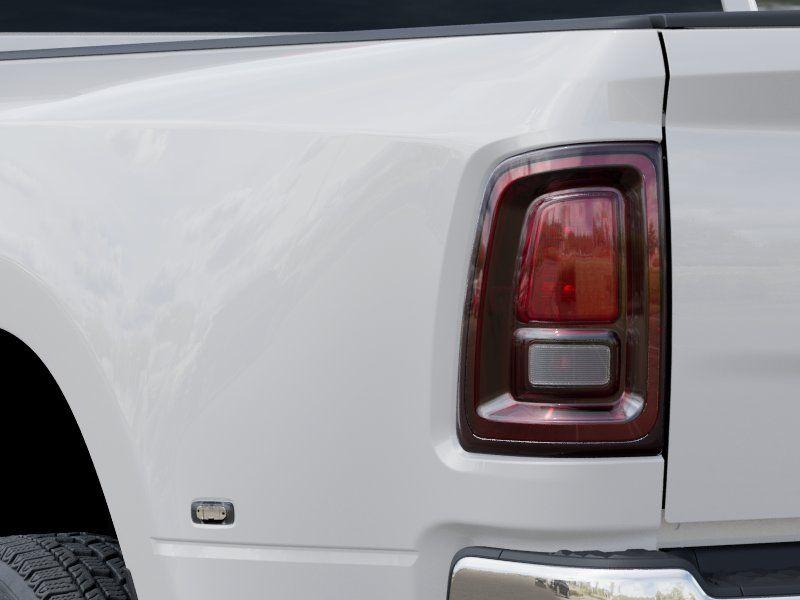 2026 RAM 3500 TRADESMAN CREW CAB 4X4 8' BOX — фото 9