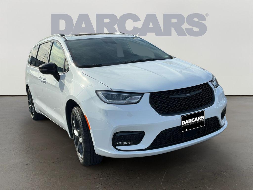 New 2026 Chrysler Pacifica Limited