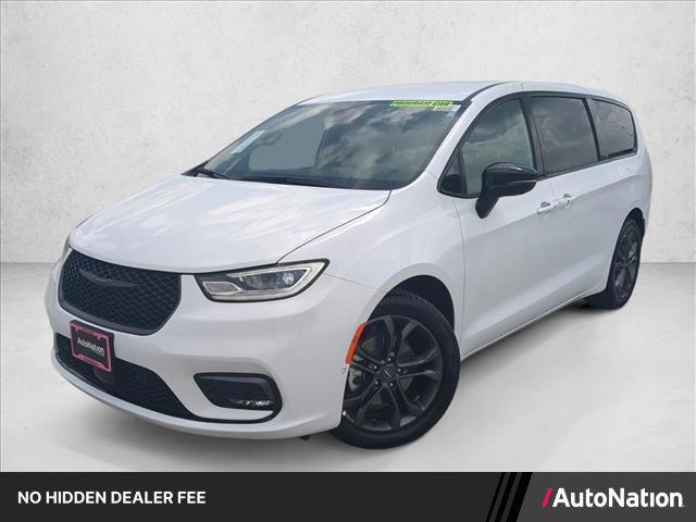 New 2026 Chrysler Pacifica L