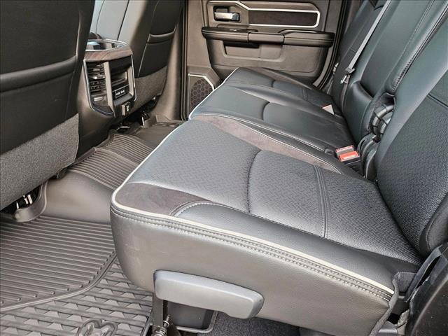 2026 RAM 2500 LARAMIE MEGA CAB 4X4 6'4' BOX — миниатюра 16
