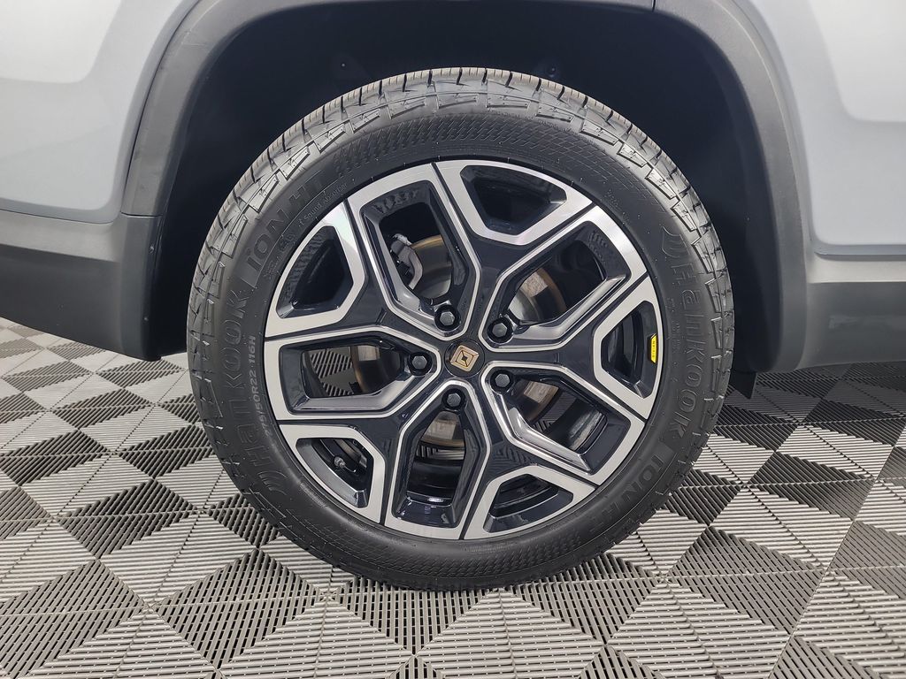 صورة 12 لـ 2025 Rivian R1S ADVENTURE TRIM