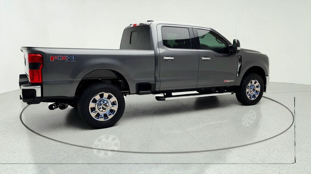2026 FORD F-250 LARIAT photo 8