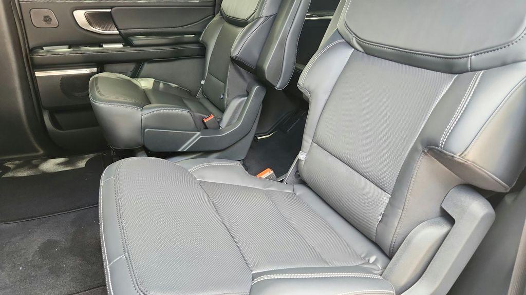 صورة مصغرة 30 لـ 2027 FORD EXPEDITION MAX PLATINUM