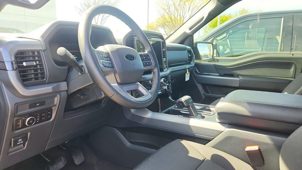 صورة 9 لـ 2026 FORD F-150 XLT