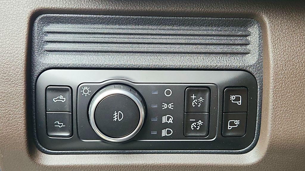 2026 FORD F-350 KING RANCH — фото 10