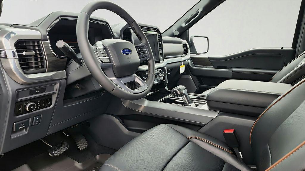 صورة 9 لـ 2026 FORD F-150 LARIAT