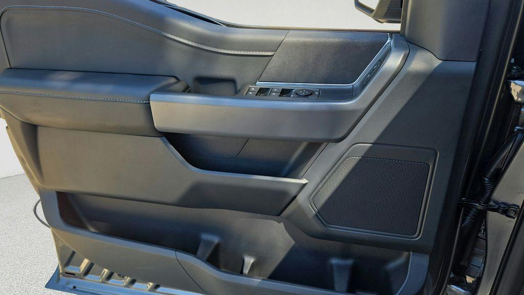 صورة مصغرة 16 لـ 2026 FORD F-150 XLT