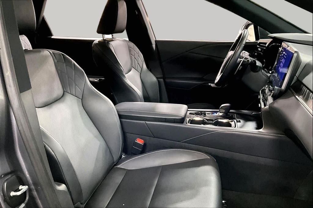 صورة 9 لـ 2023 Lexus RX 350 PREMIUM PLUS