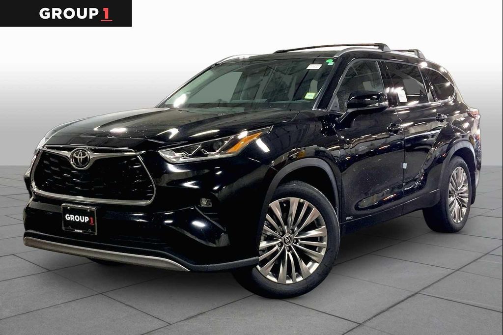 New 2026 Toyota Highlander Hybrid Platinum