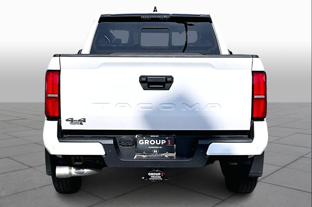 2026 Toyota TACOMA SR5 — фото 4