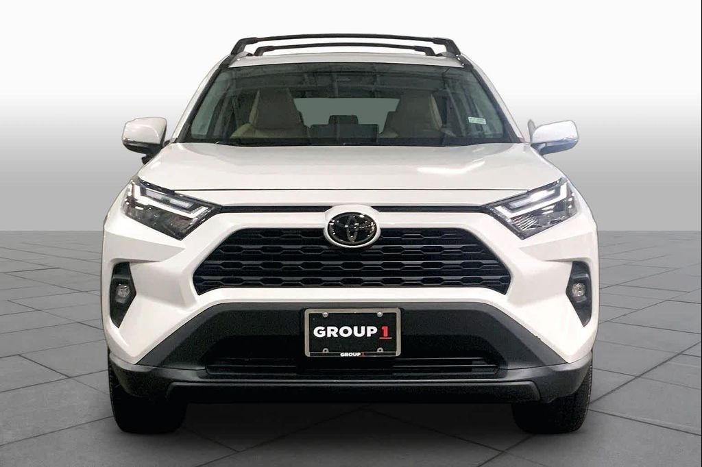 2024 Toyota RAV4 XLE PREMIUM — фото 4