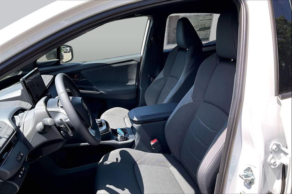 2026 Toyota C-HR SE 照片 9