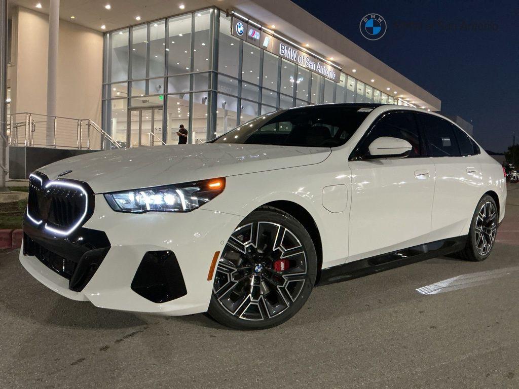 New 2026 BMW 550e xDrive